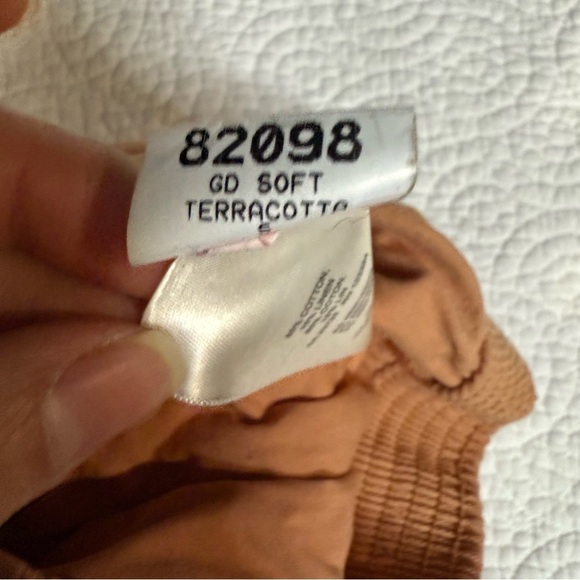 Aritzia Orange Shorts Relaxed Fit Nova 3" - Picture 8 of 12